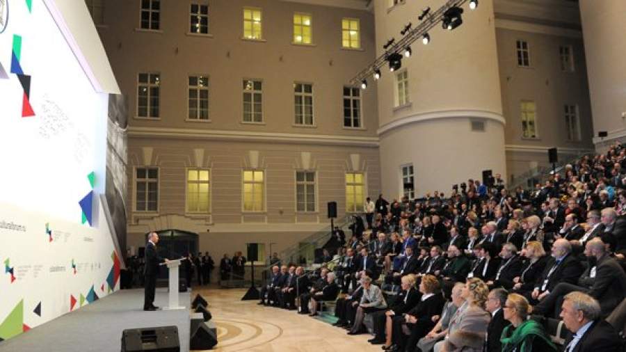 Глава ЮНЕСКО поблагодарила Владимира Путина за борьбу с терроризмом