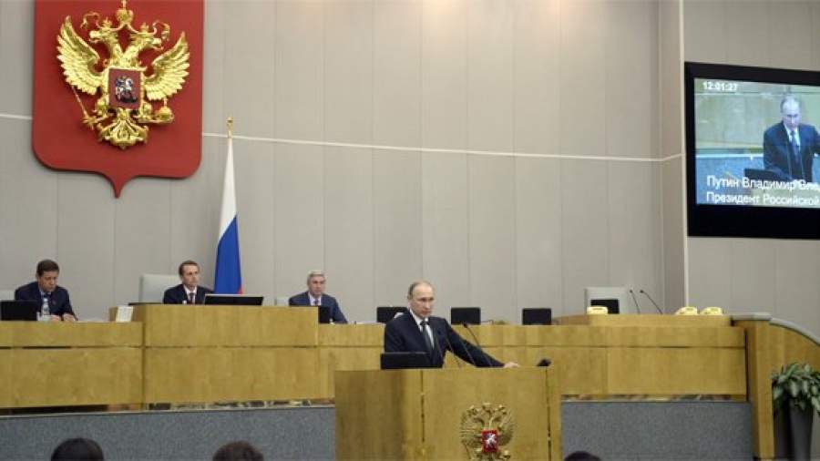 Путин призвал депутатов думать о людях, а не о мандатах