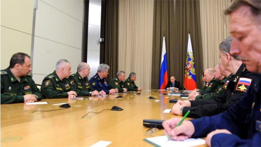 Путин поручил устранить недостатки техники, примененной в Сирии