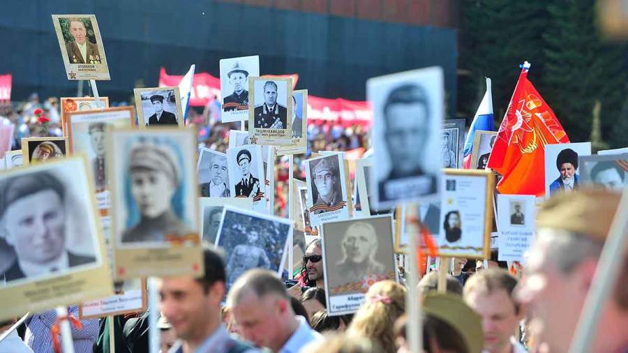 В Кремле призвали не политизировать Бессмертный полк