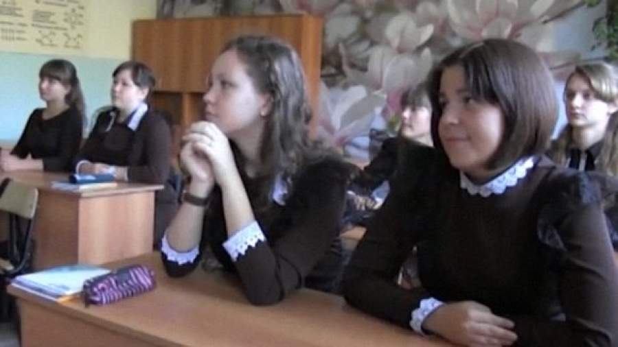 Правительство просят создать единый дресс-код в школах