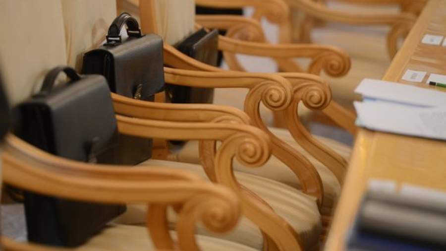 Россияне предлагают сократить расходы на чиновников