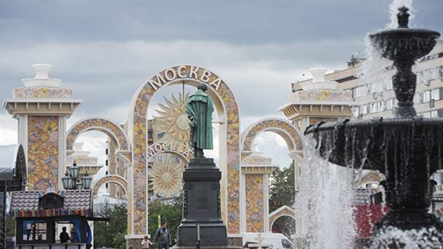 Динозавры шагают по Москве
