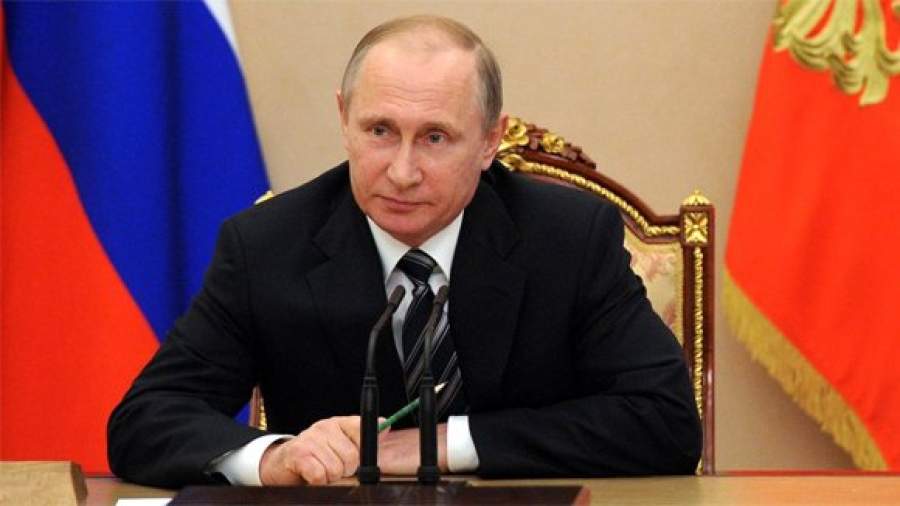 Президент за один день поменял трех полпредов и четырех губернаторов