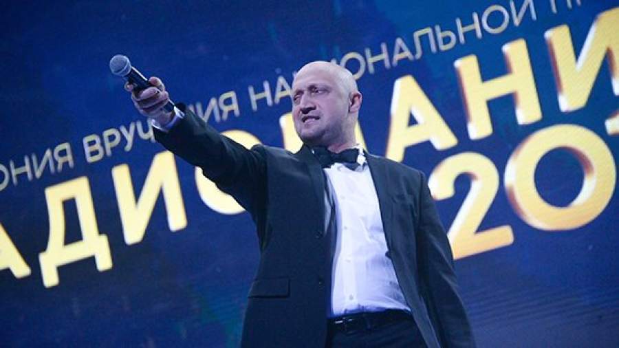 Куценко вынес Елку на руках