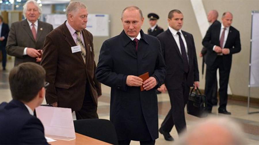 Владимир Путин не стал брать выходной в день голосования