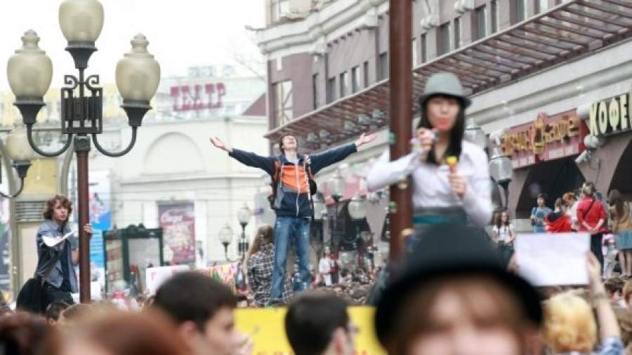 В октябре Арбат украсят «глазастыми» кубами