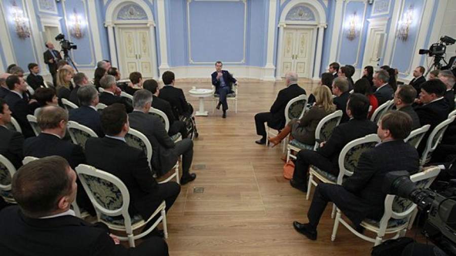 Сторонники Медведева поздравили «Единую Россию» с победой