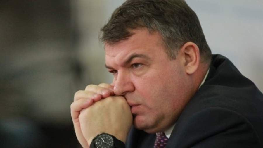Сердюков выделял миллионы на рекламу распродажи военных объектов