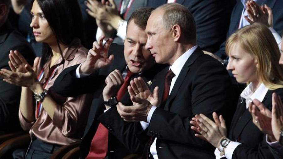 Путин и Медведев сделали упор на оппозицию