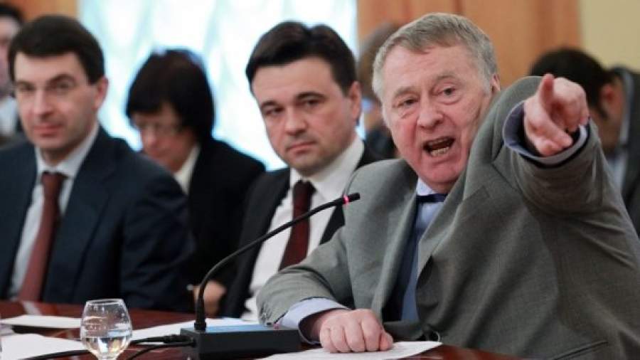 «Единая Россия» устроила дебаты с оппозицией