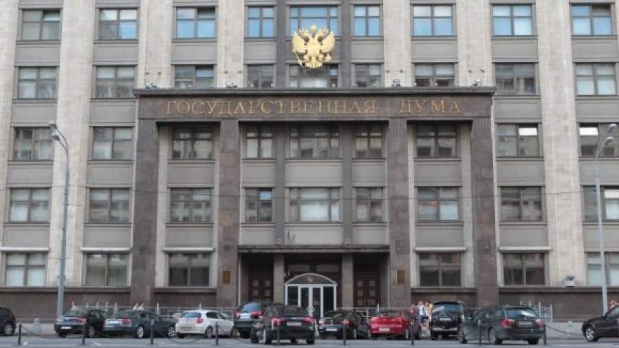 Госдума запретит усыновлять детей одиноким иностранцам