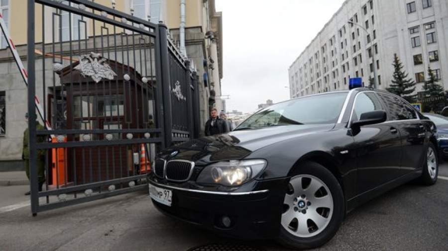 Сердюкову и его зятю грозит новое дело за аферу с машинами Генштаба