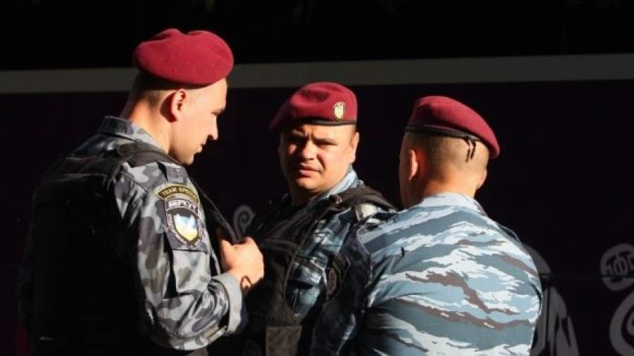 Первые три бойца украинского «Беркута» получили российское гражданство