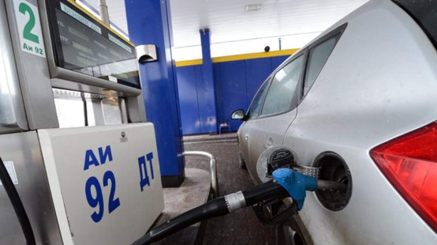Нефтяников заставят разделиться на опт и розницу