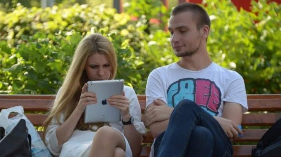 Кафе и парки освободили от идентификации пользователей Wi-Fi