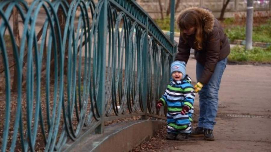 Порно впятером одну порно видео. Смотреть бесплатно порно впятером одну и скачать на ecstaticfest.ru