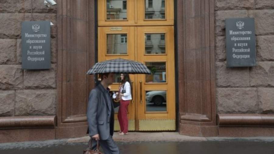 Минобрнауки потратит 10 млрд рублей на подготовку рабочих