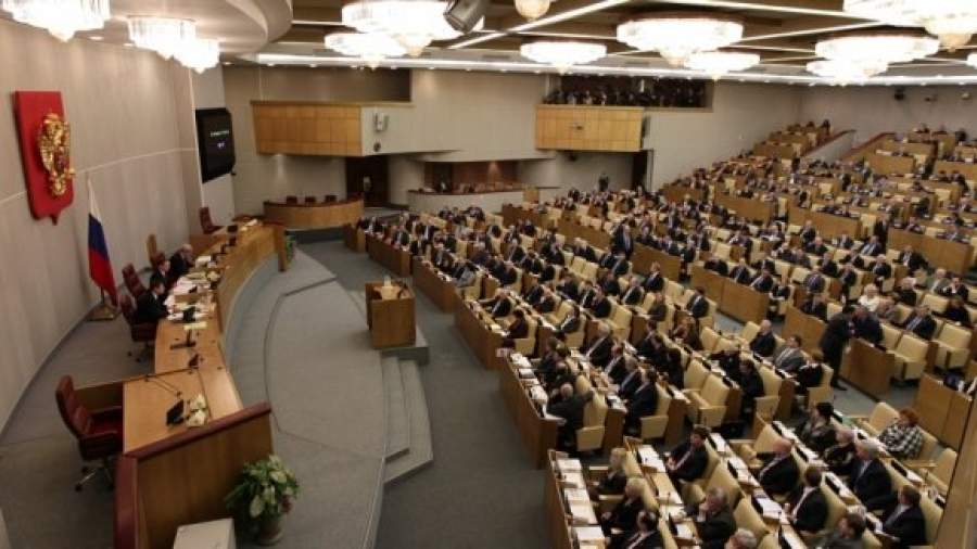 Госдума запретит усыновлять сирот однополым семьям