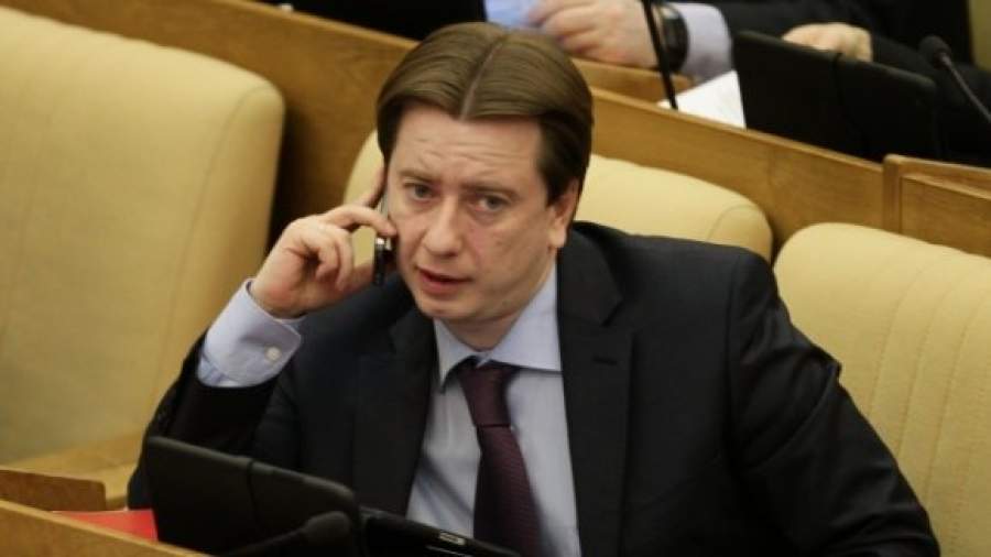 Единоросса Бурматова хотят лишить мандата