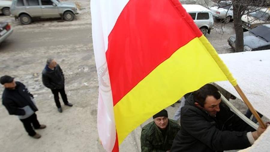 Бибилов и Джиоева шли на равных