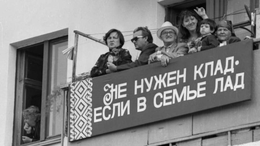 Приемных родителей начнут воспитывать психологи