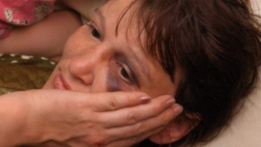 Домашних дебоширов смогут наказывать без заявления