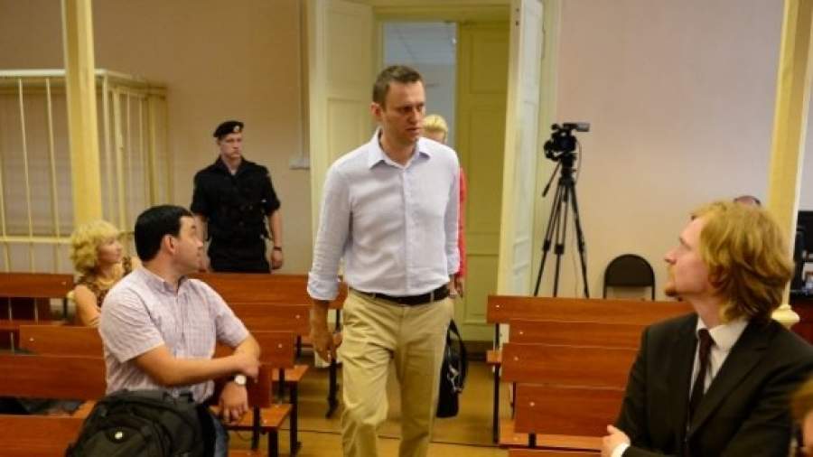 Дела Навального поделили между следователями