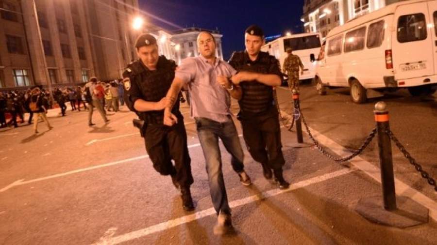 За систематические нарушения на митингах предлагают сажать на 5 лет