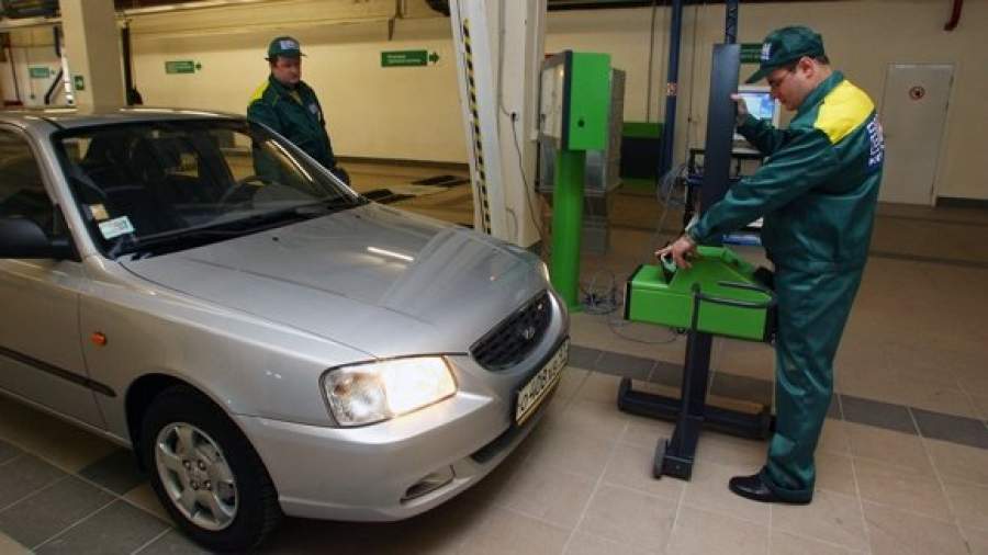 ФСФР заставит страховщиков проверять у водителей наличие техосмотра
