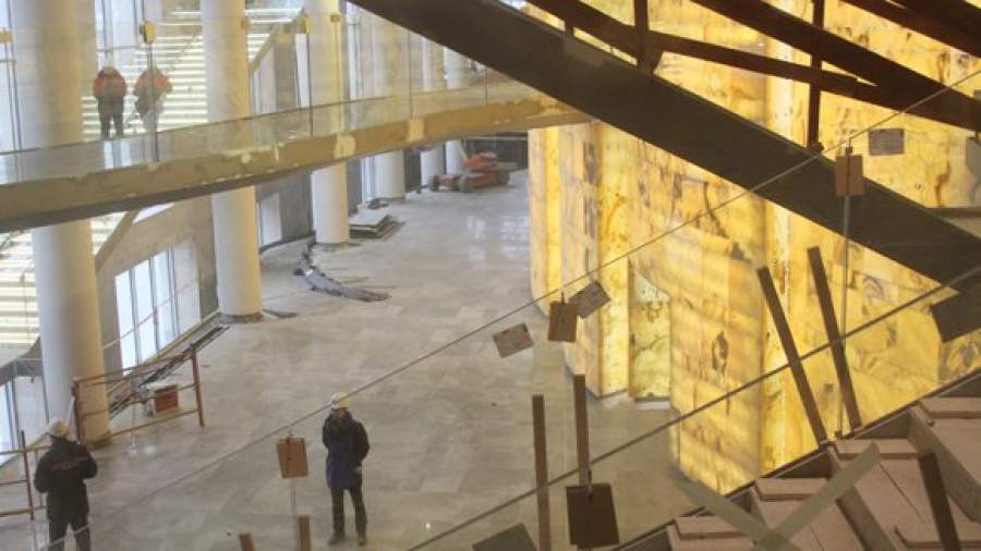 Валерий Гергиев показал внутреннее убранство Мариинки-2