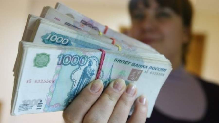 Зарплаты выше 100 тыс. рублей предлагают обложить 15-процентным налогом