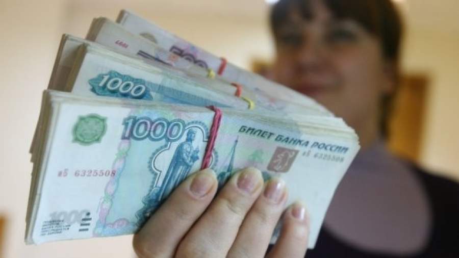 Вкладчики понесли деньги в банки