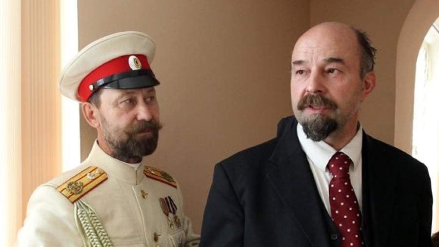 Двойников Ленина заставят платить налоги