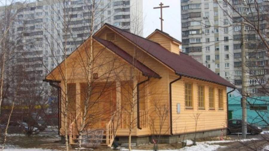 Прихожане просят возвести временные храмы к Пасхе