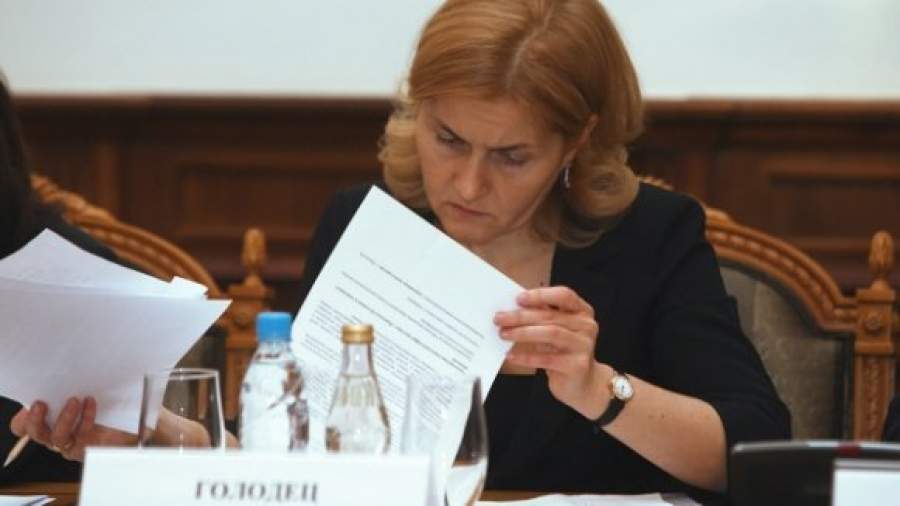 Места Швецовой и Ресина занимать не стали
