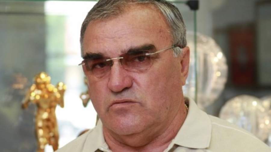 «Елене Исинбаевой нужно вернуться с небес на землю»