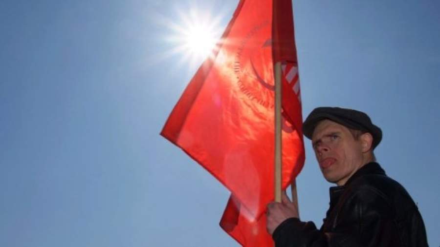 Единороссы нашли золото КПРФ