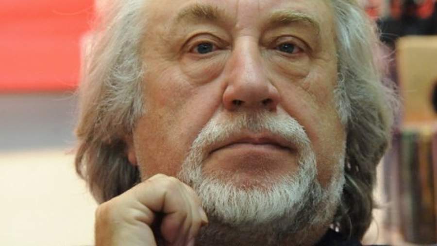 «Мы дадим премию поэту, от которого еще нет оскомины»