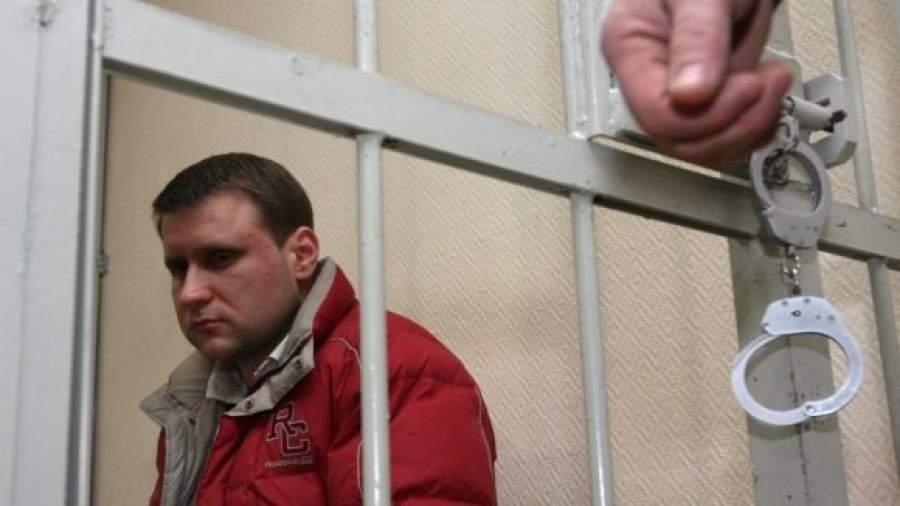 Следователю и адвокату дали срок за миллион