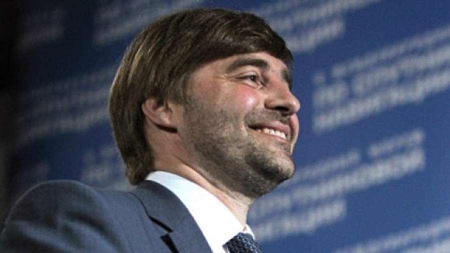 Медведев и Путин начинают агитацию в роликах