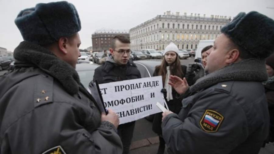 Борьба с гомосексуализмом приняла федеральные масштабы