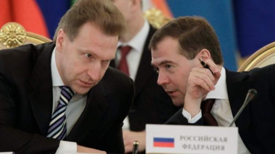 Медведев оставит Шувалова в правительстве