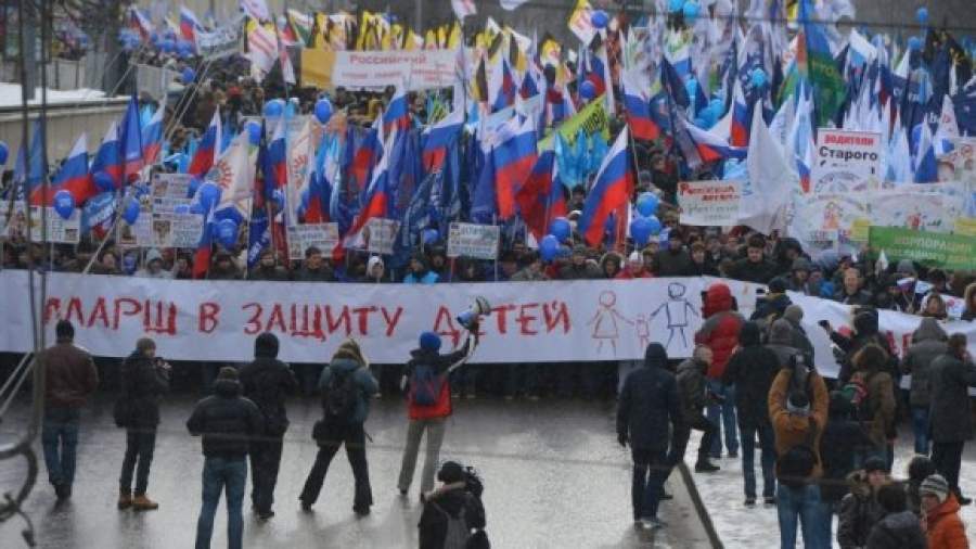 На «Марше в защиту детей» выступили представители парламентских партий