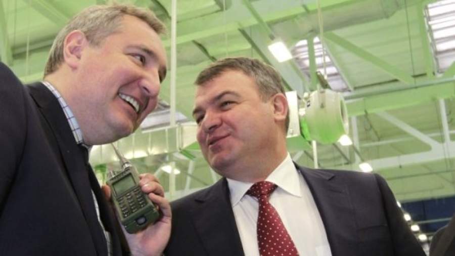 Рогозин и Сердюков объединились для спасения русской рации