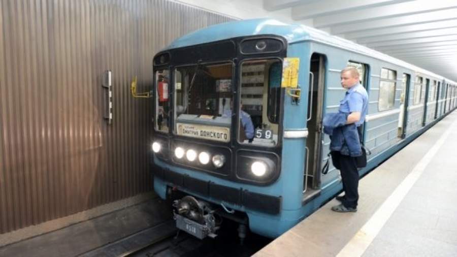 Машинистов метро научат плавно тормозить