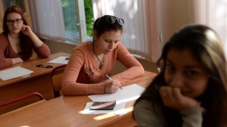 Девятиклассники смогут сдавать экзамены всё лето