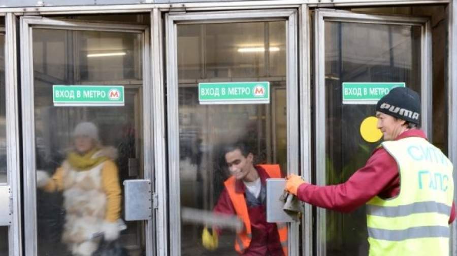 Москвичи отмоют метрополитен