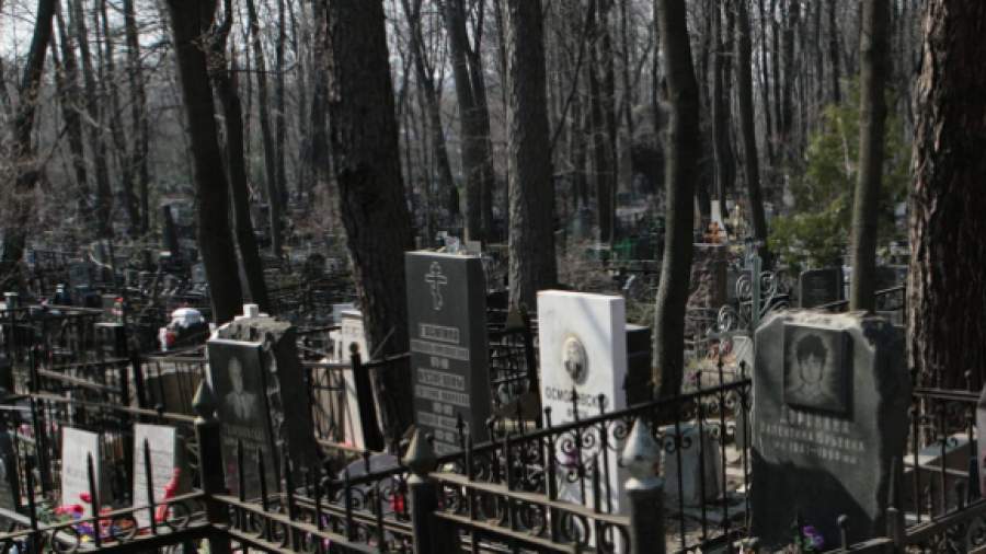Подмосковные кладбища заподозрили в незаконной застройке