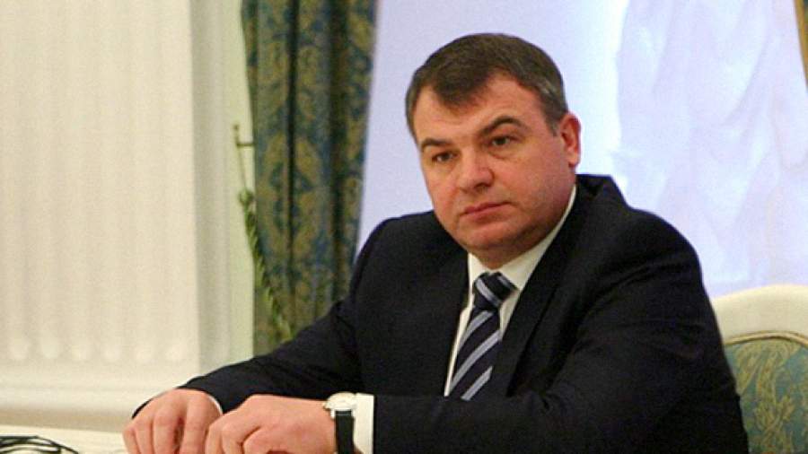 График распродаж в «Оборонсервисе» утверждал Сердюков